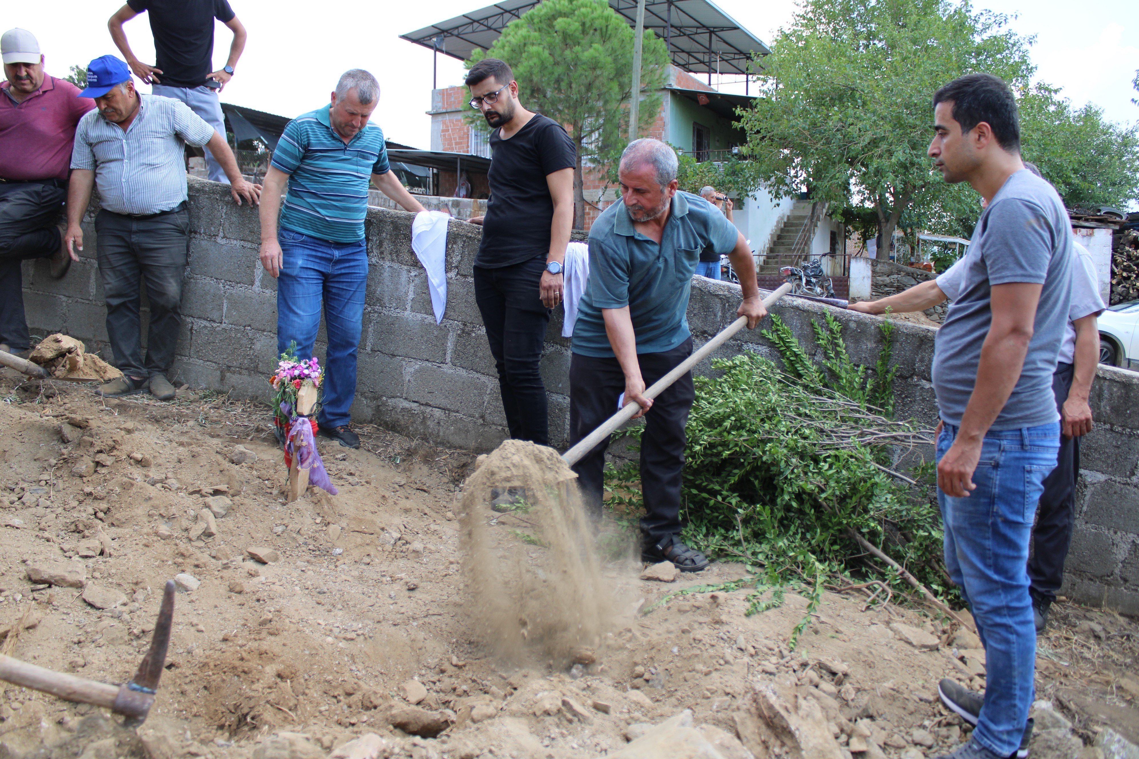 Aydın’da 2 Aylık Eşinin Boğazını Keserek Öldürmüştü, Tahliye Edildi (5)