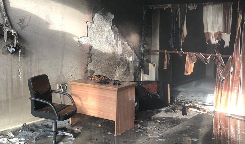 Aydın’da Çıkan Yangında Iş Yeri Küle Döndü (1)