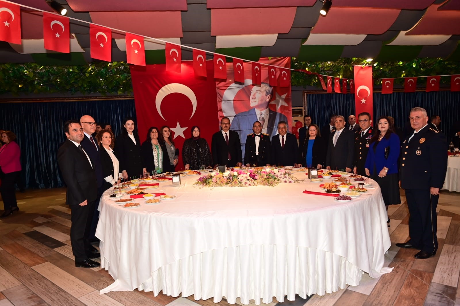 Aydın’da Cumhuriyet Coşkusu Resepsiyonla Taçlandı (6)