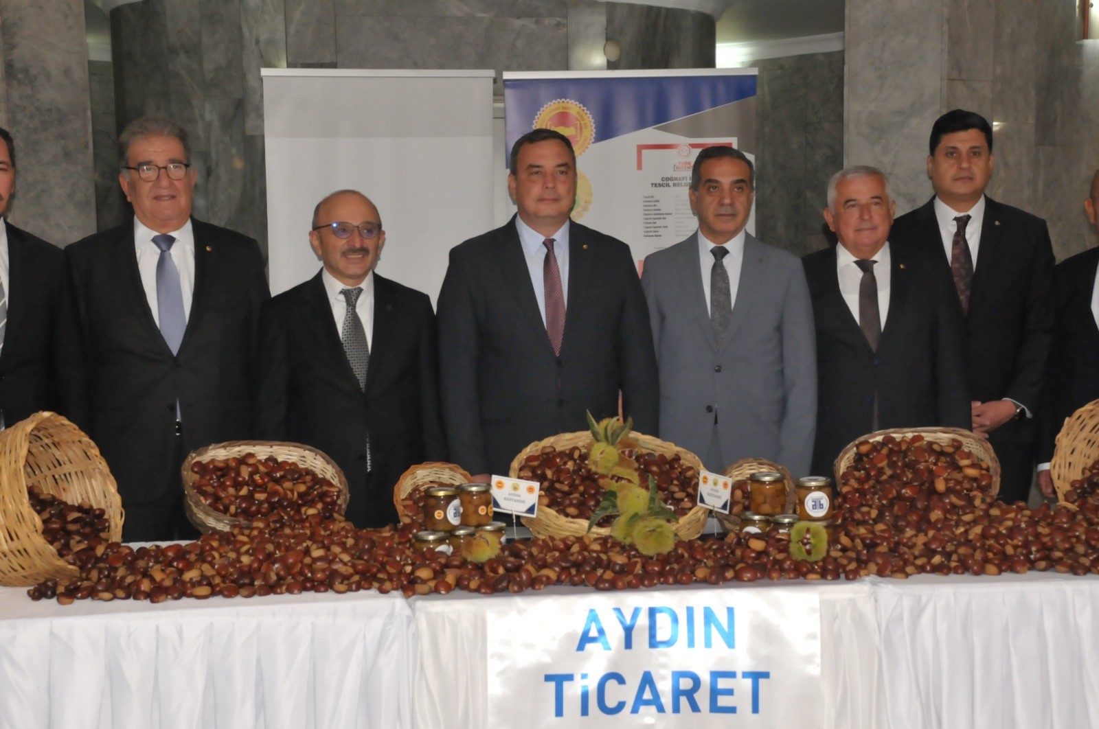 Aydın’da Ilk Kestane Kilosu 550 Liradan Satıldı (2)