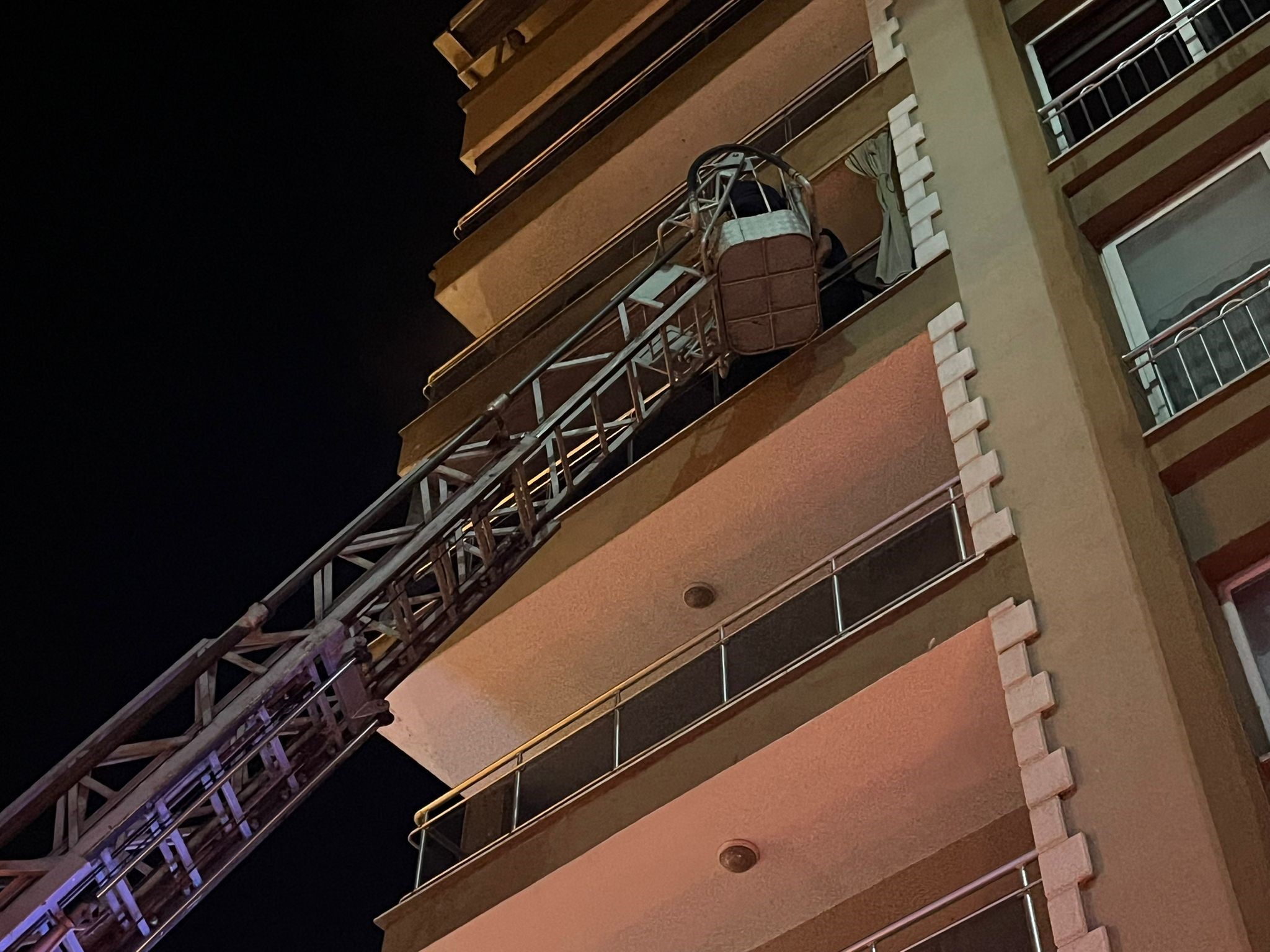 Aydın’da Mahalleli Sokağa Döküldü (3)-5