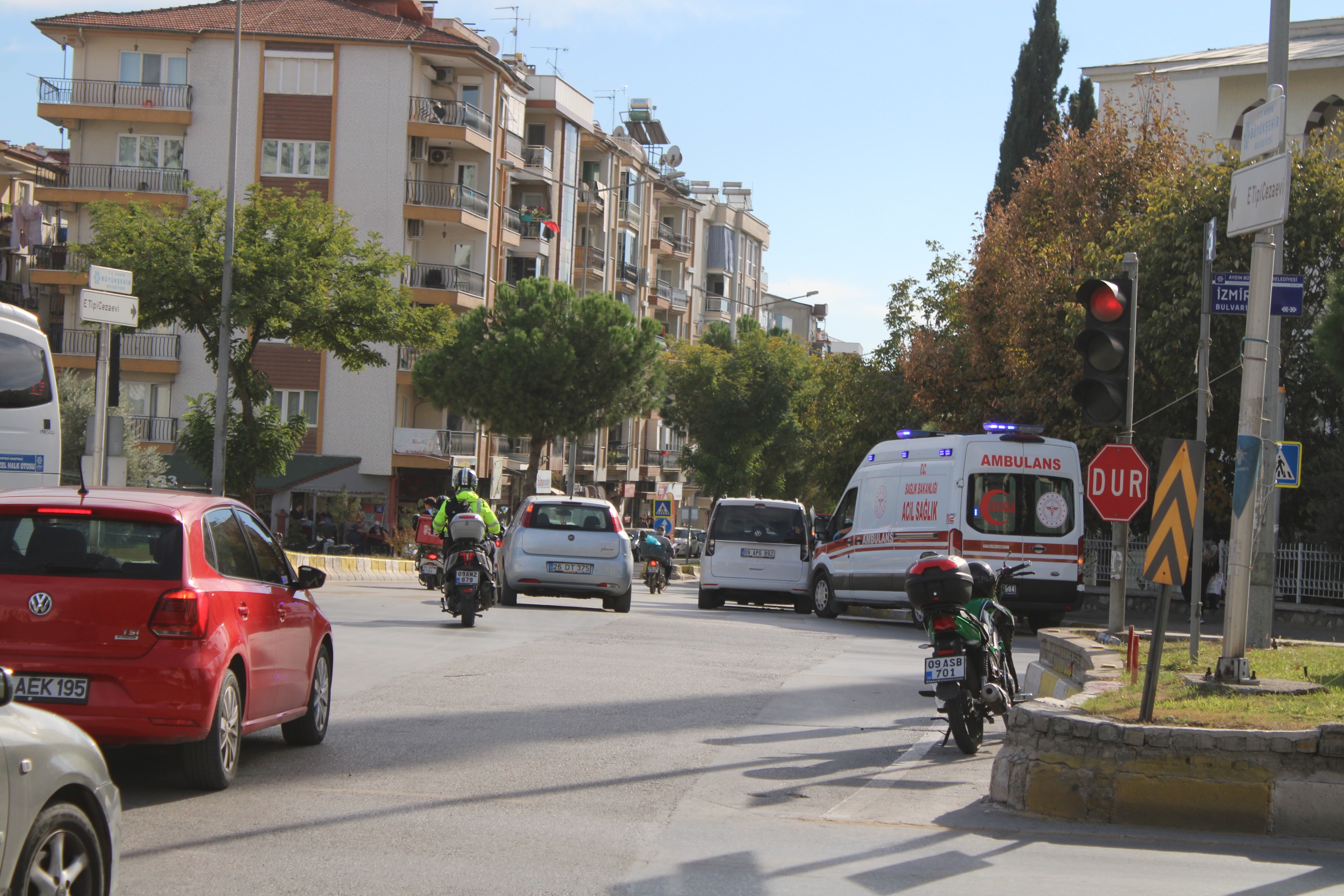 Aydın’da Motosiklet Sürücüsü Yola Savruldu (3)