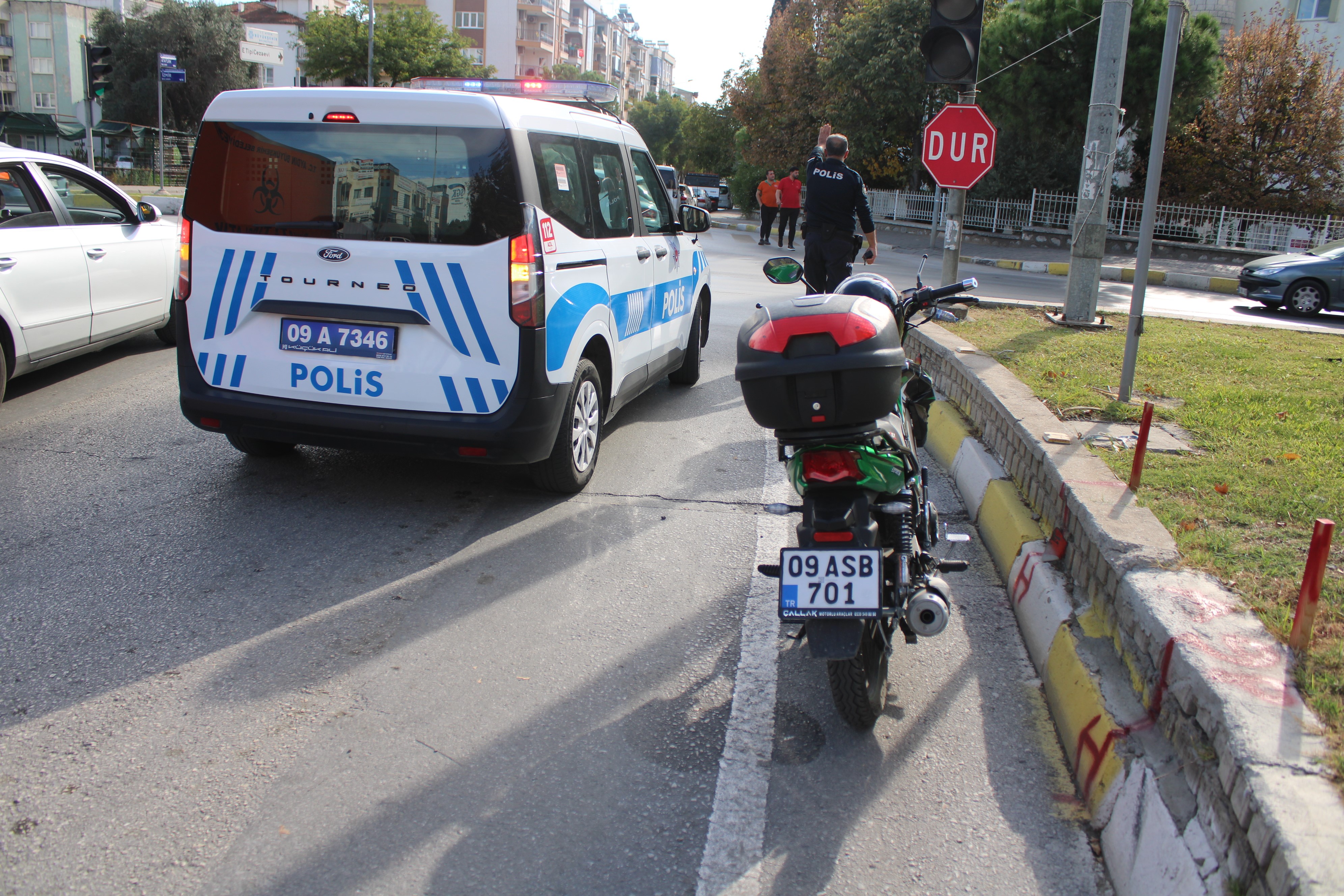 Aydın’da Motosiklet Sürücüsü Yola Savruldu (6)