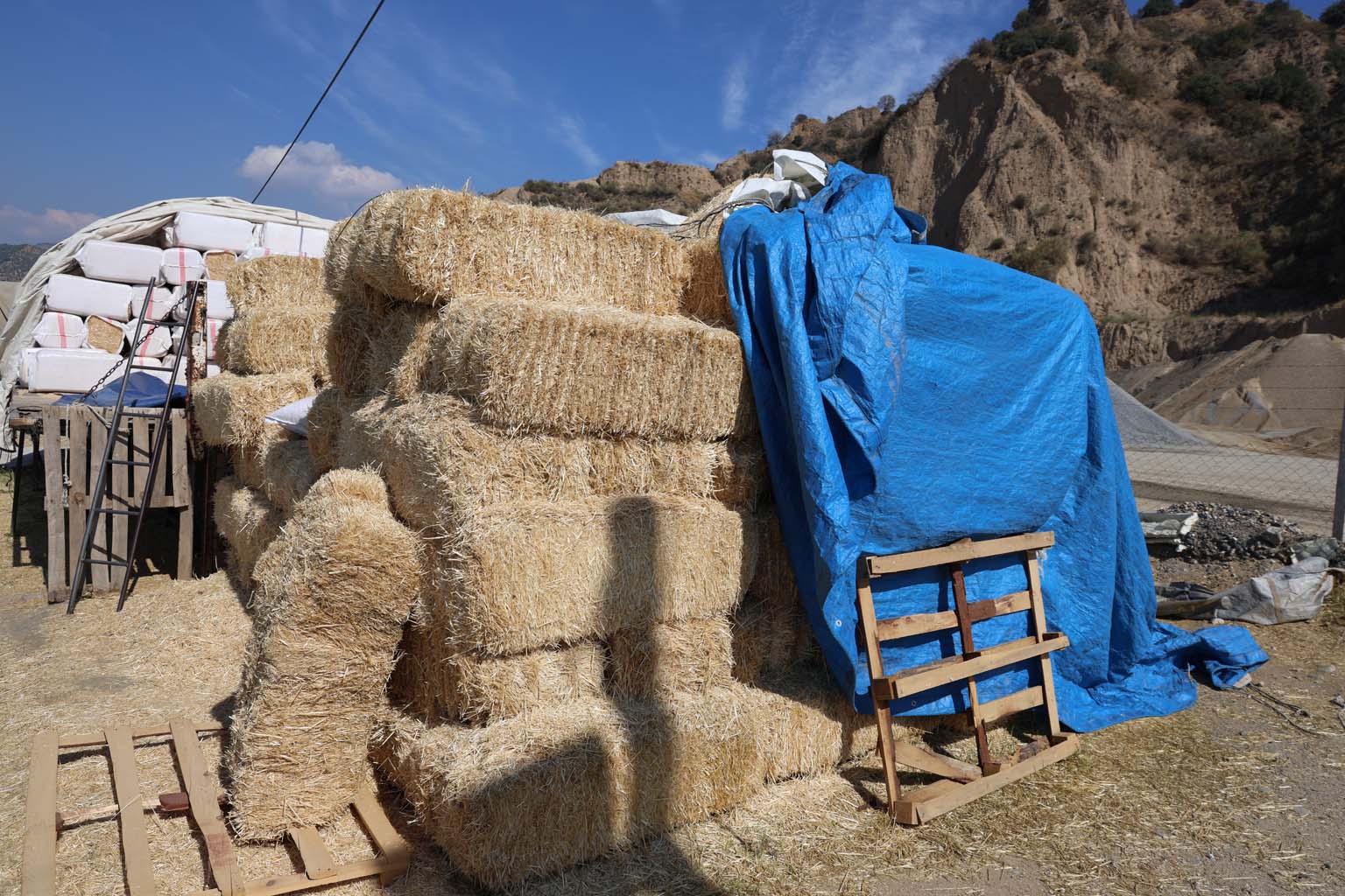 Aydın’da Saman Pazarı Kazalara Davetiye Çıkarıyor (2)