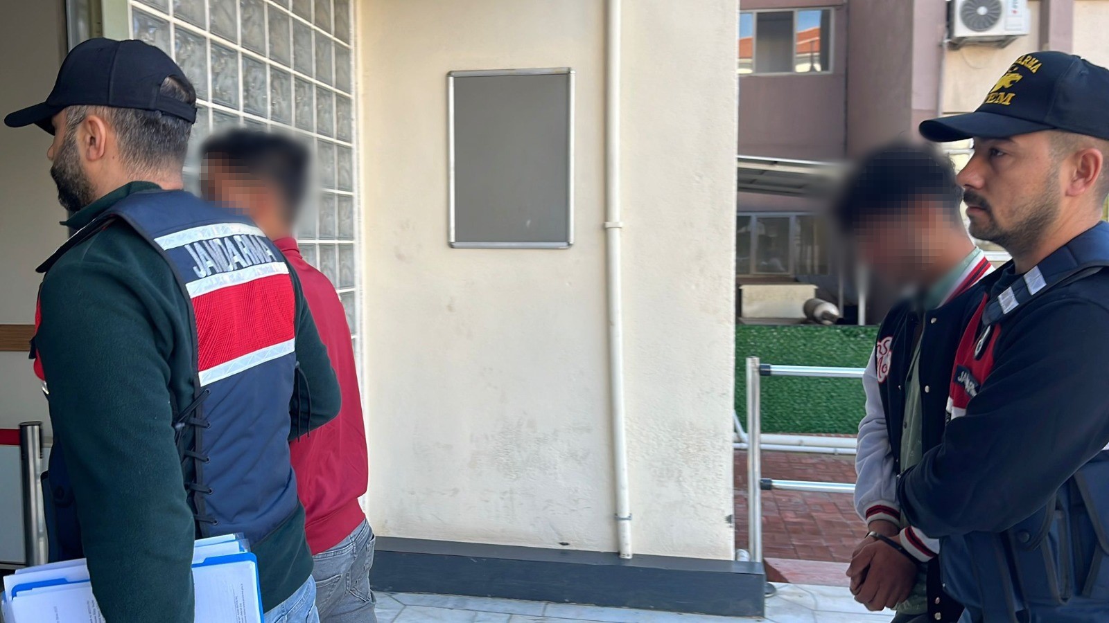 Aydın’da Terör Operasyonu.. 5 Kişi Gözaltında (4)