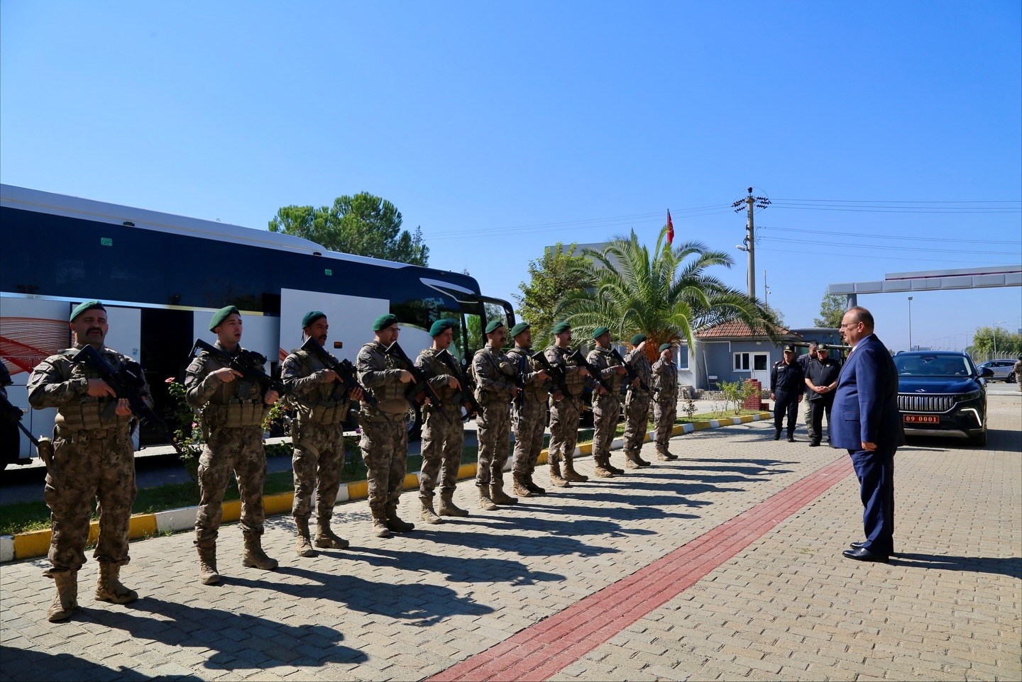 Aydın’dan Suriye’ye Gidecek Özel Harekat Polisleri Dualarla Uğurlandı (2)