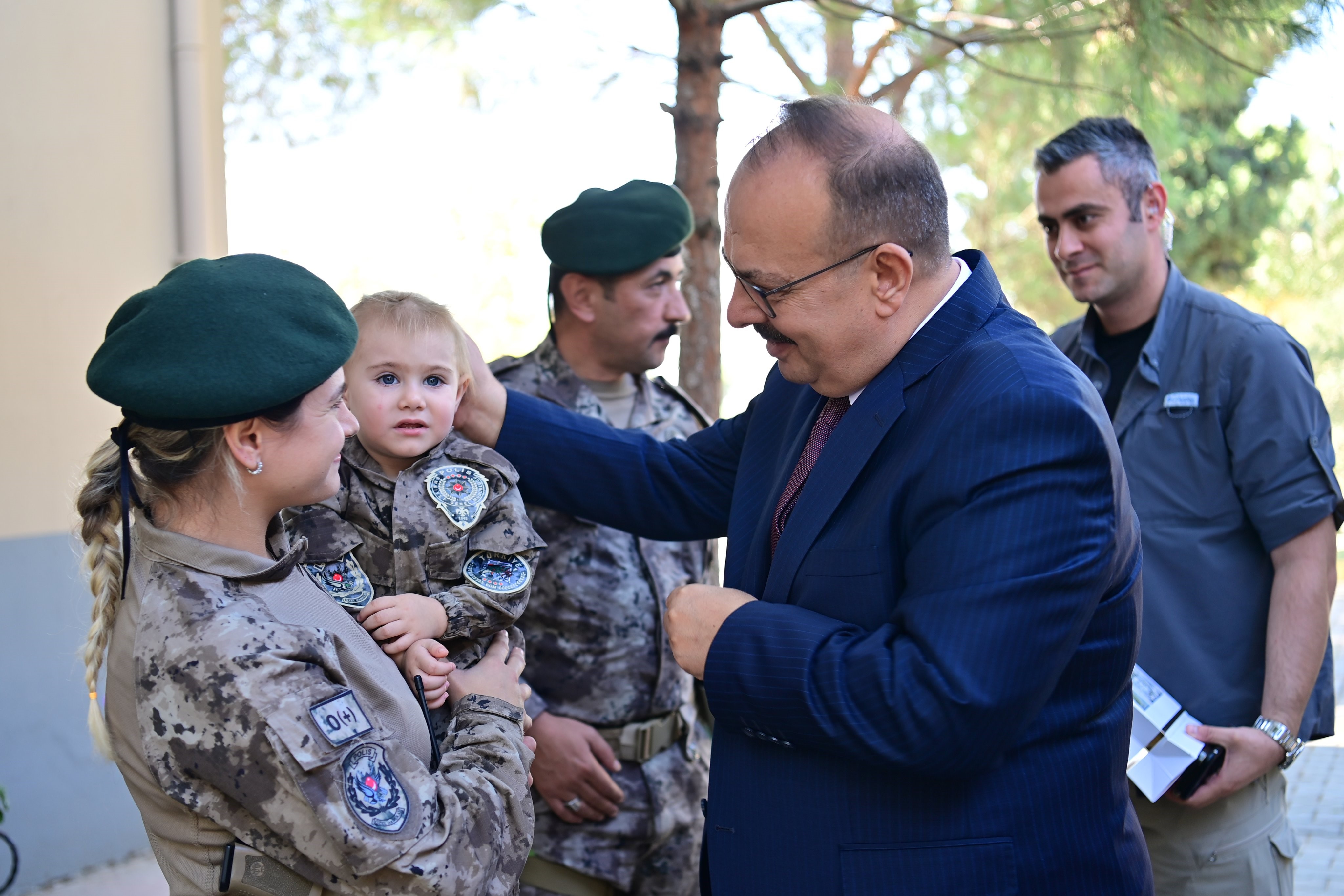 Aydın’dan Suriye’ye Gidecek Özel Harekat Polisleri Dualarla Uğurlandı (5)