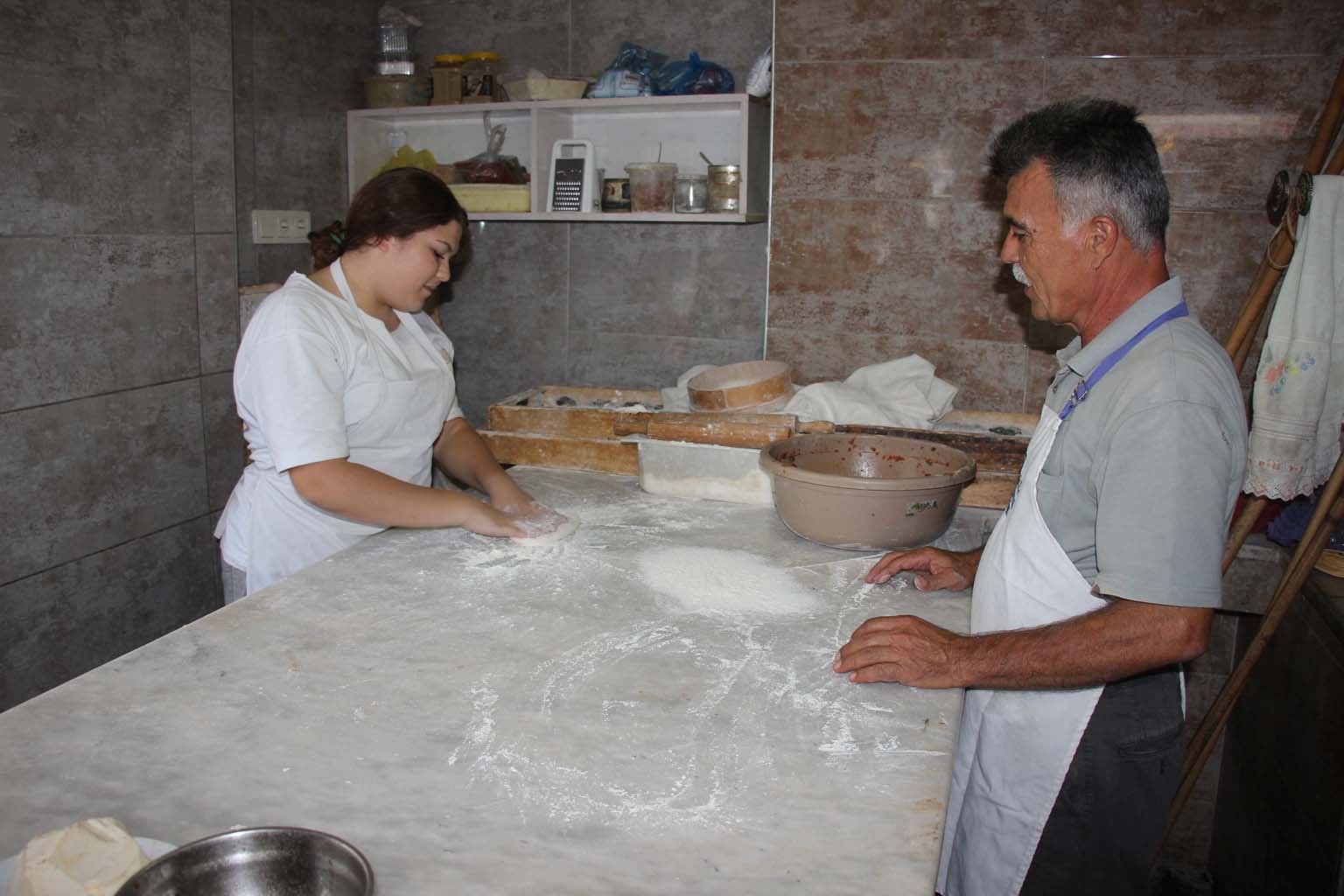 Aydınlı Genç Kız Hayali Için Gece Gündüz Çalışıyor (3)