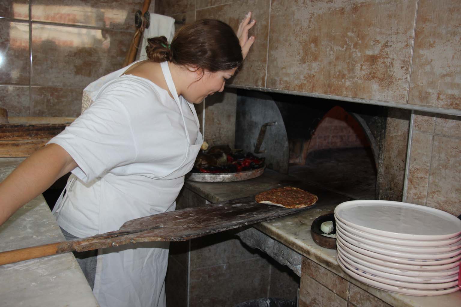 Aydınlı Genç Kız Hayali Için Gece Gündüz Çalışıyor (4)