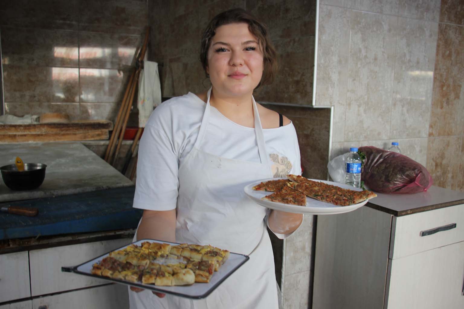 Aydınlı Genç Kız Hayali Için Gece Gündüz Çalışıyor (6)