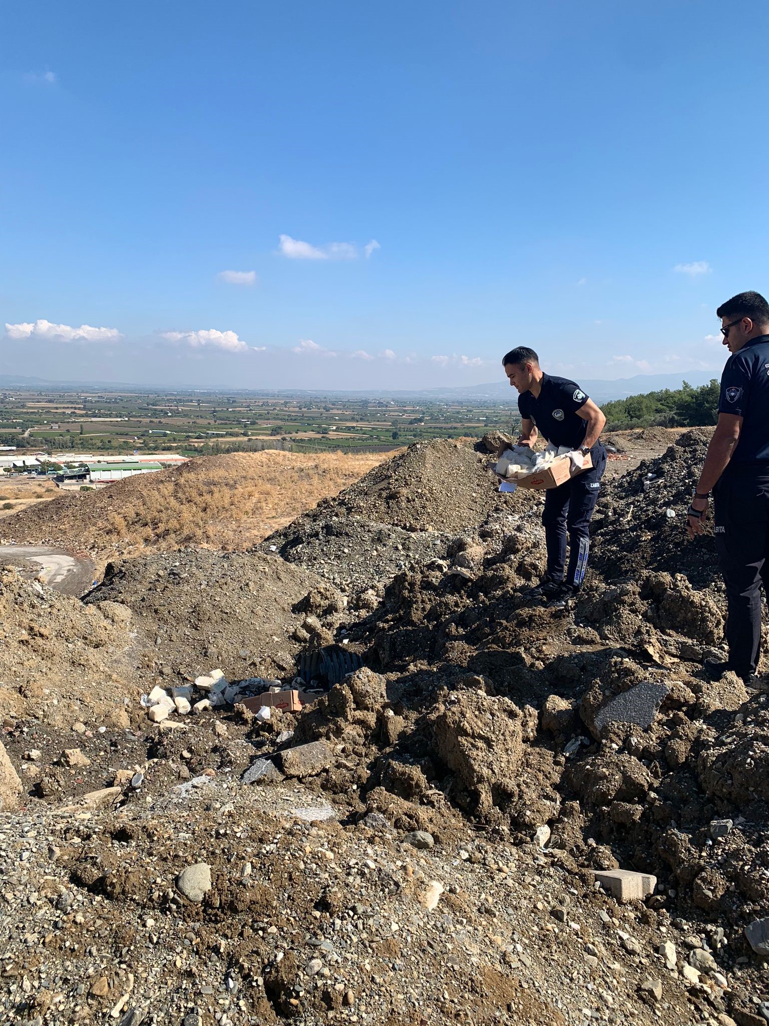 Bozuk Peynir Ekipleri Harekete Geçirdi (2)