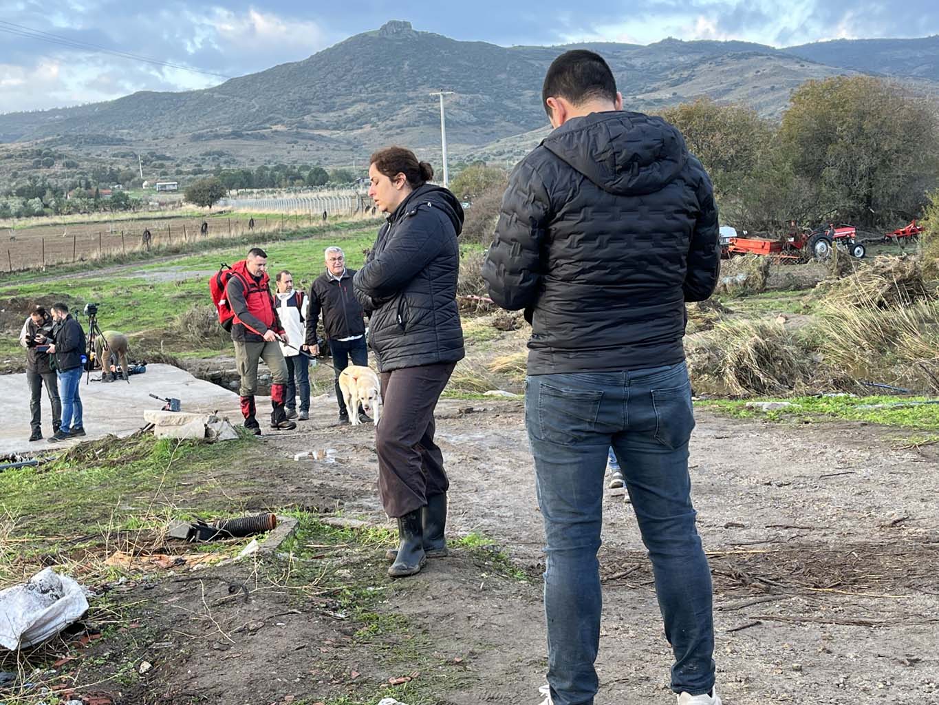 Ekipler Selde Kaybolan Vatandaşı Arıyor (10)