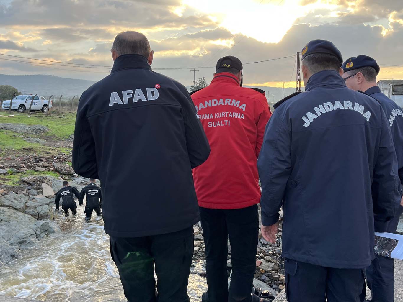 Ekipler Selde Kaybolan Vatandaşı Arıyor (3)