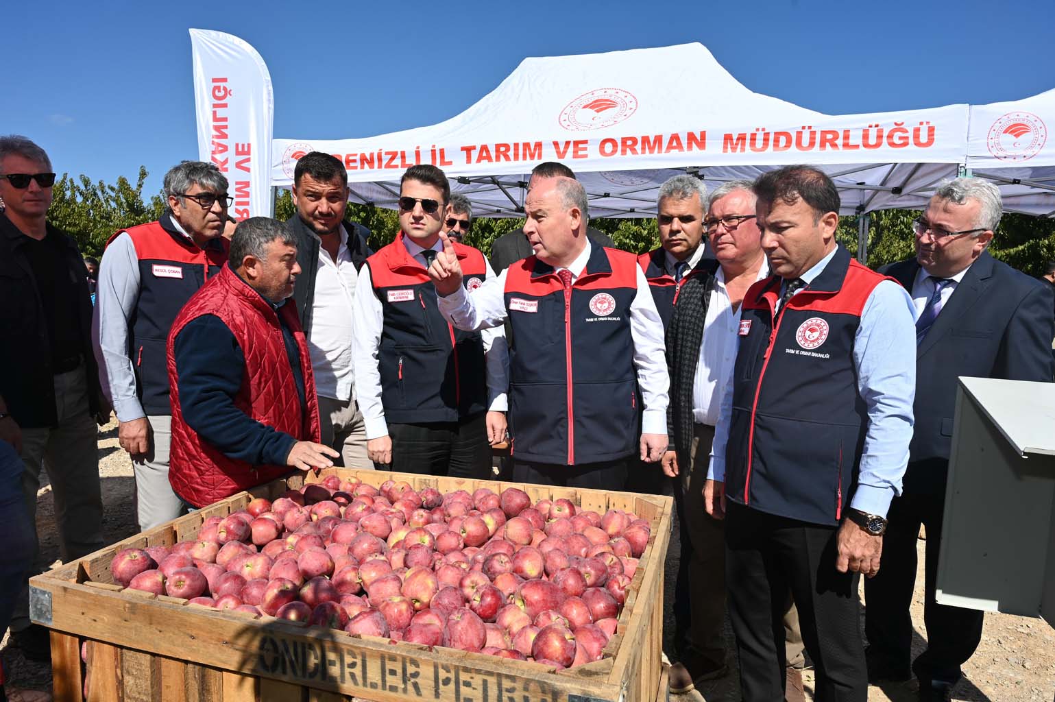 Elma Üreticisinin Yüzü Gülüyor (5)
