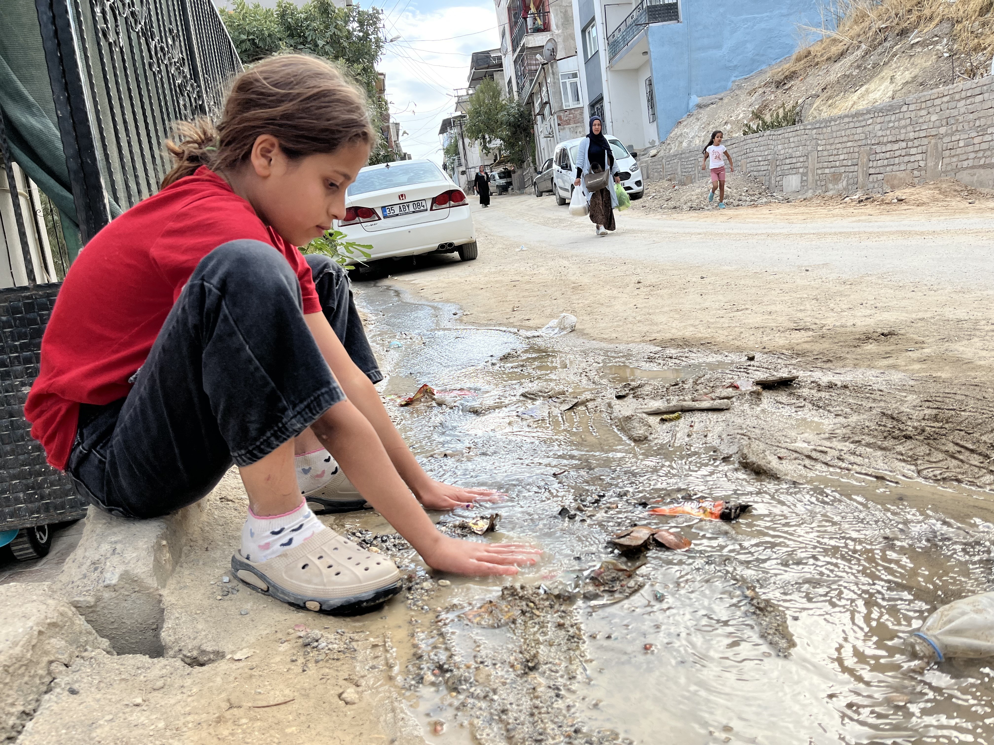 Evleri Su Bastı (2)