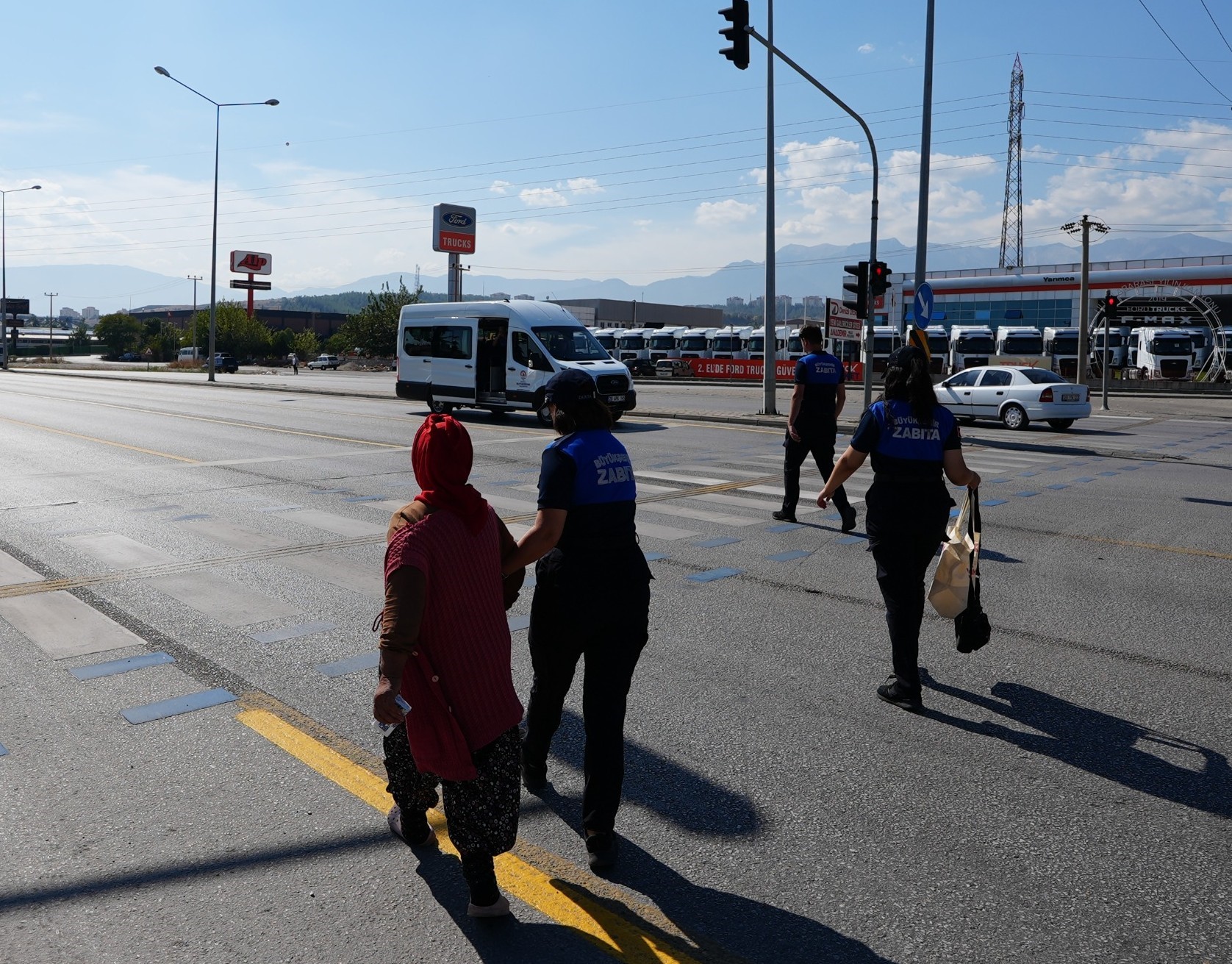 İstismarcı Kadın Enselendi (2)