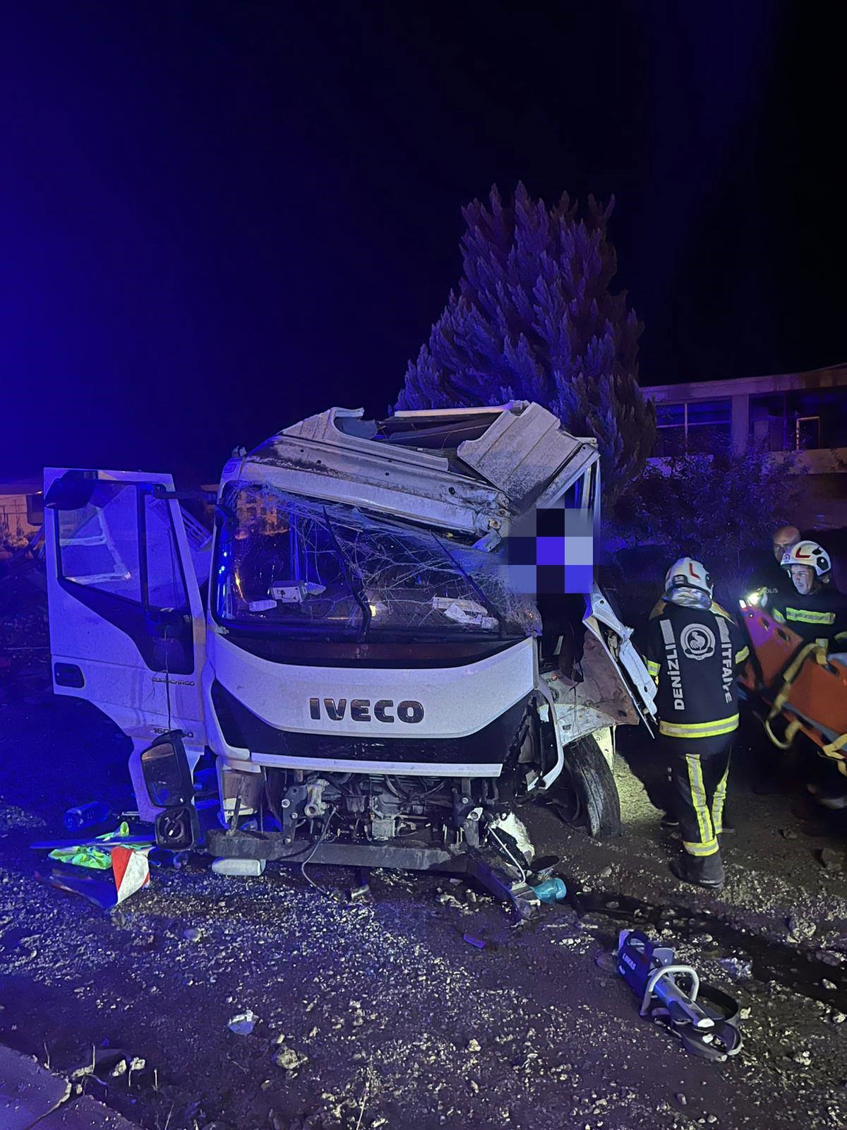 Kamyonet Yoldan Çıktı (2)-1