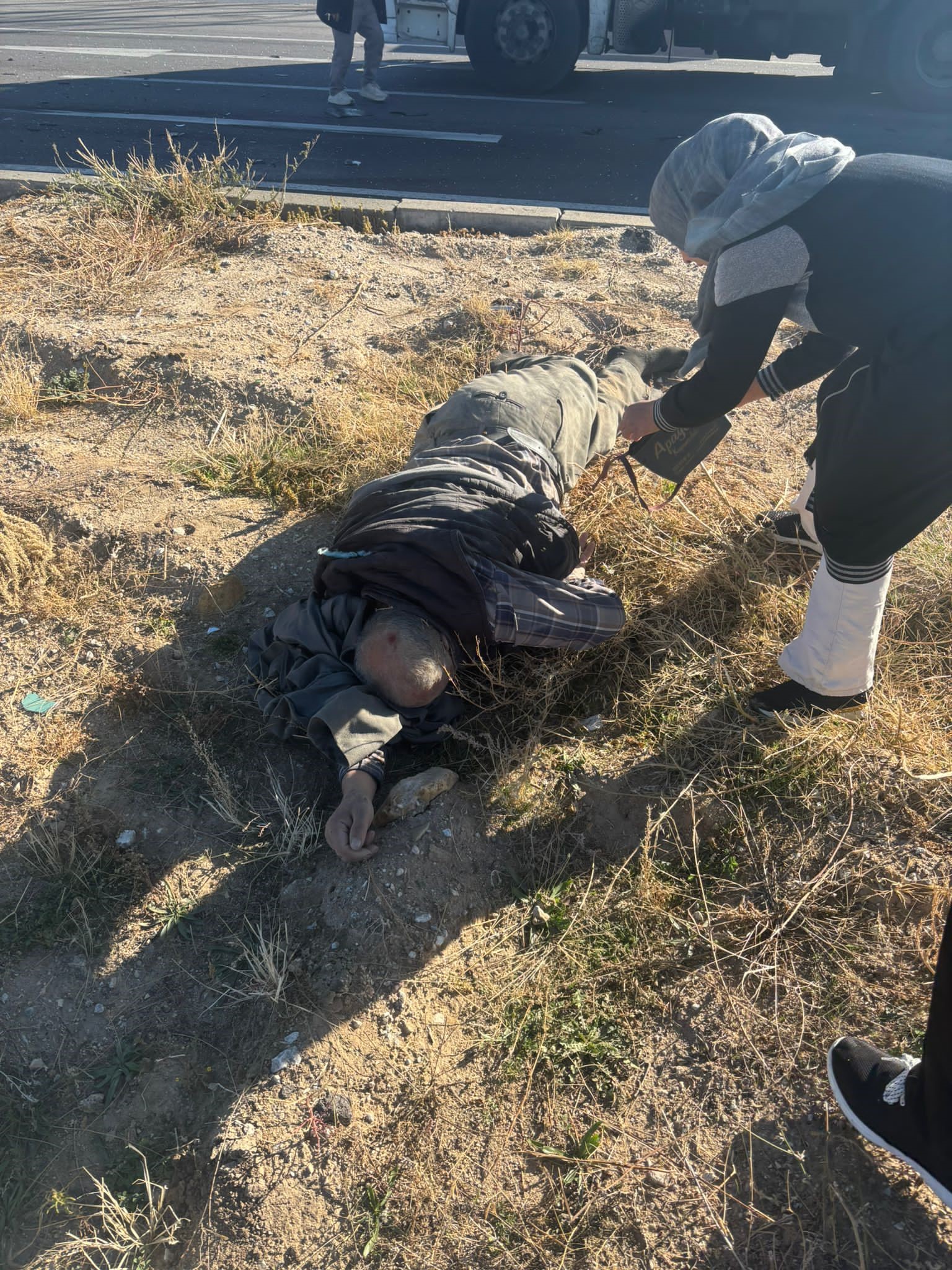 Kamyonetle Çarpışan Patpatın 80 Yaşındaki Sürücüsü Yaşamını Yitirdi (6)