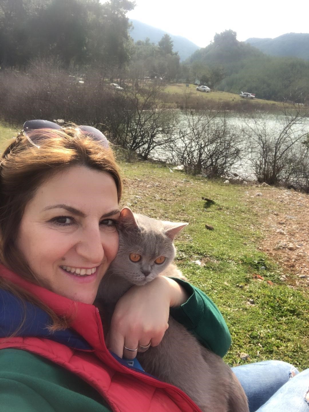 Kedisi Sayesinde Meme Kanseri Olduğunu Öğrendi (2)