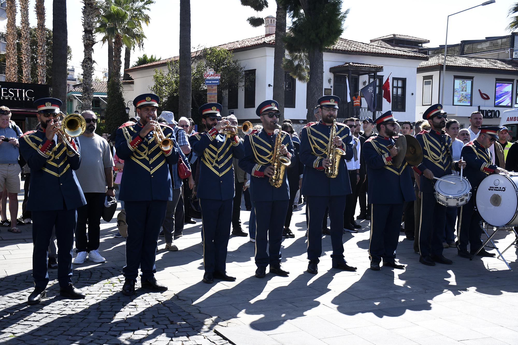 Kuşadası’nda Cumhuriyet Coşkusu Başladı (6)