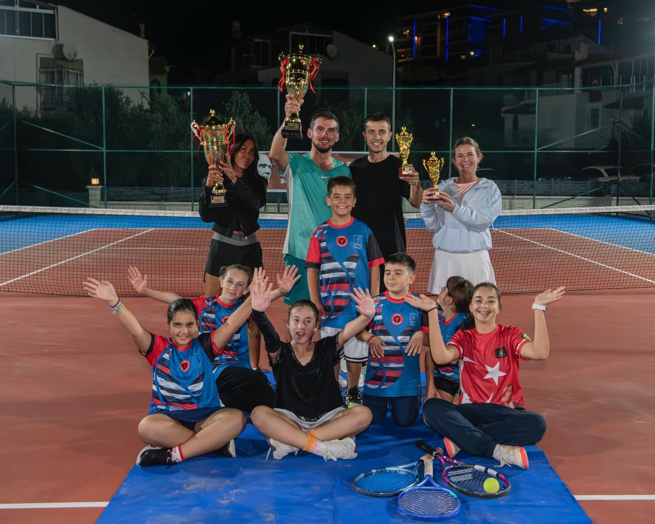 Kuşadası'nda Cumhuriyet Coşkusu Kortlara Taşındı (7)