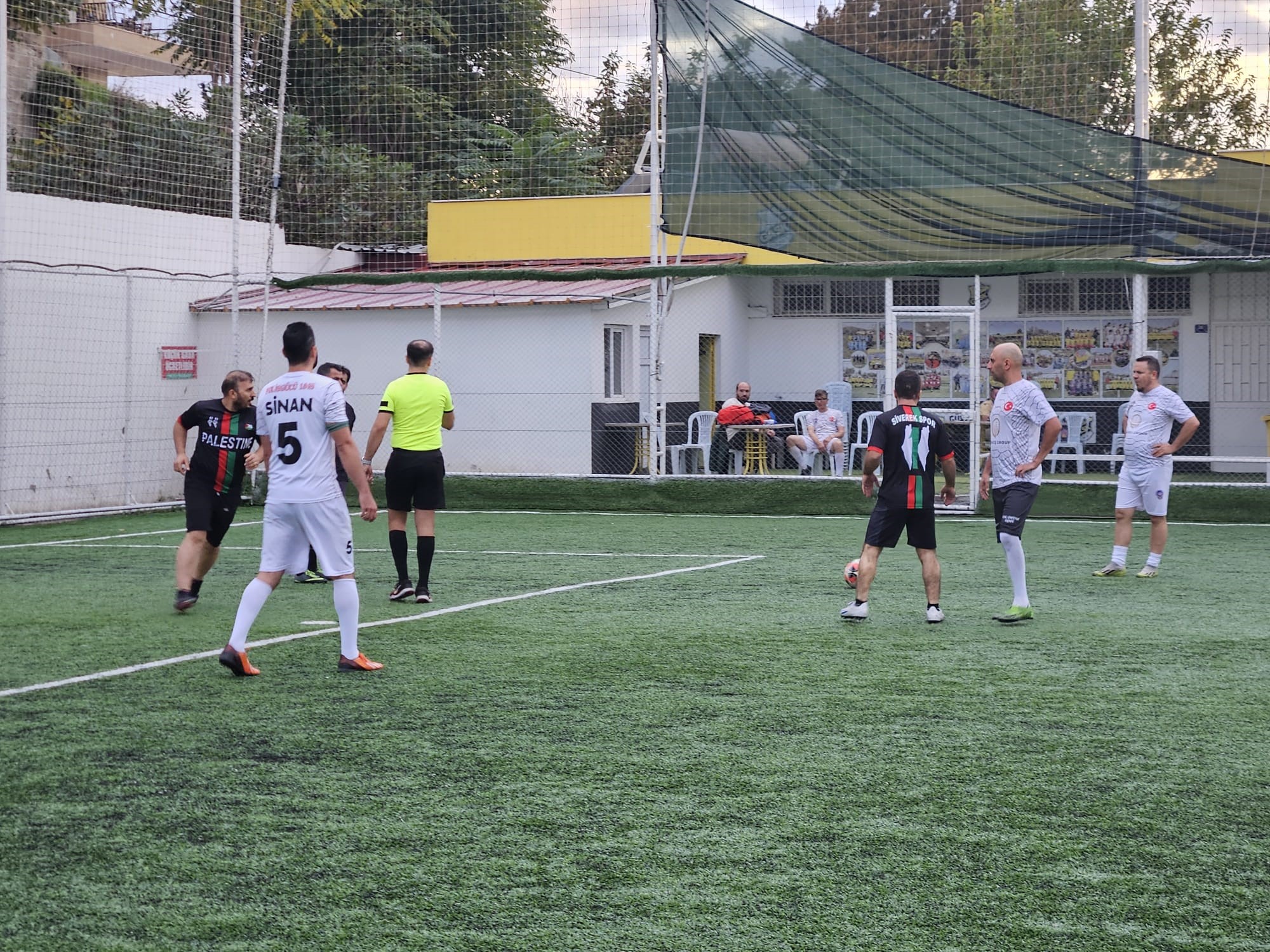 Kuşadası’nda Görev Şehitleri Turnuvası'nda Çeyrek Final Heyecanı Başladı (6)