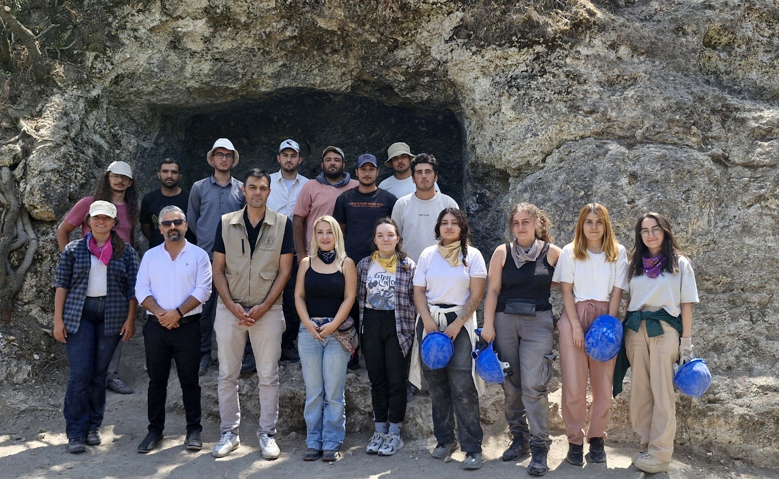 Mahallenin Ortasında Bulundu, Çalışmalar Devam Ediyor (4)