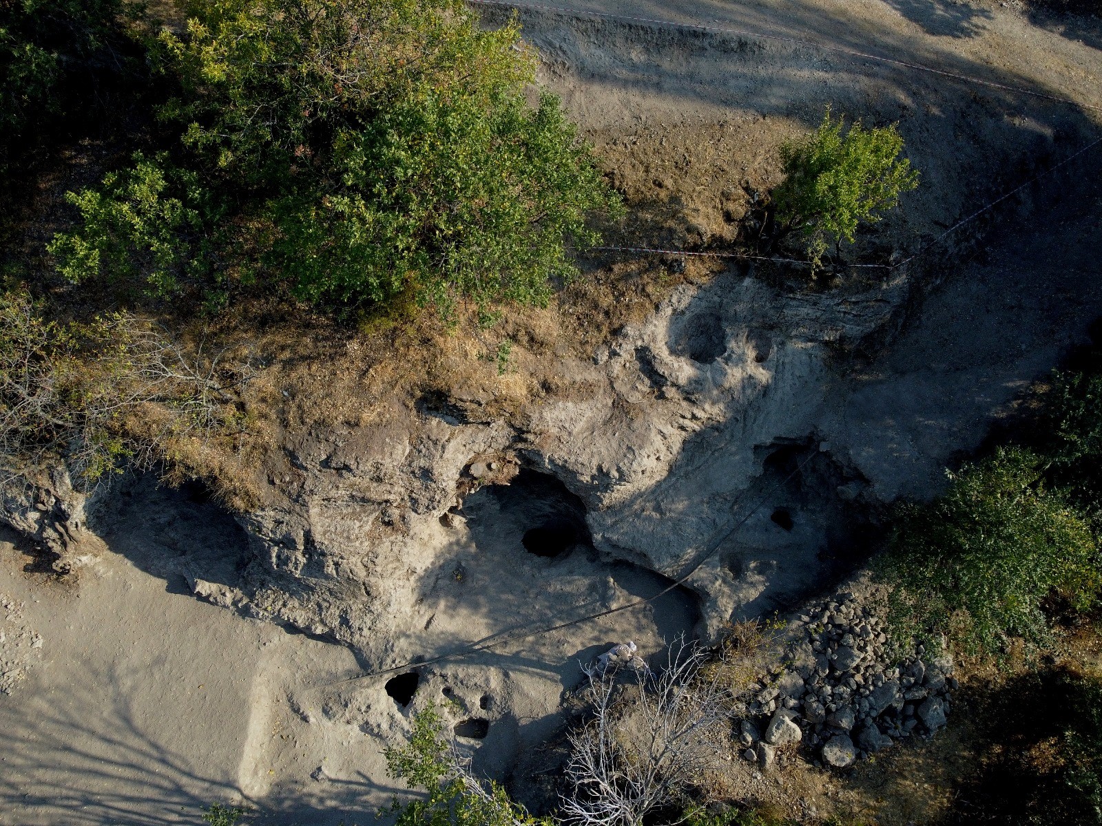 Mahallenin Ortasında Bulundu, Çalışmalar Devam Ediyor