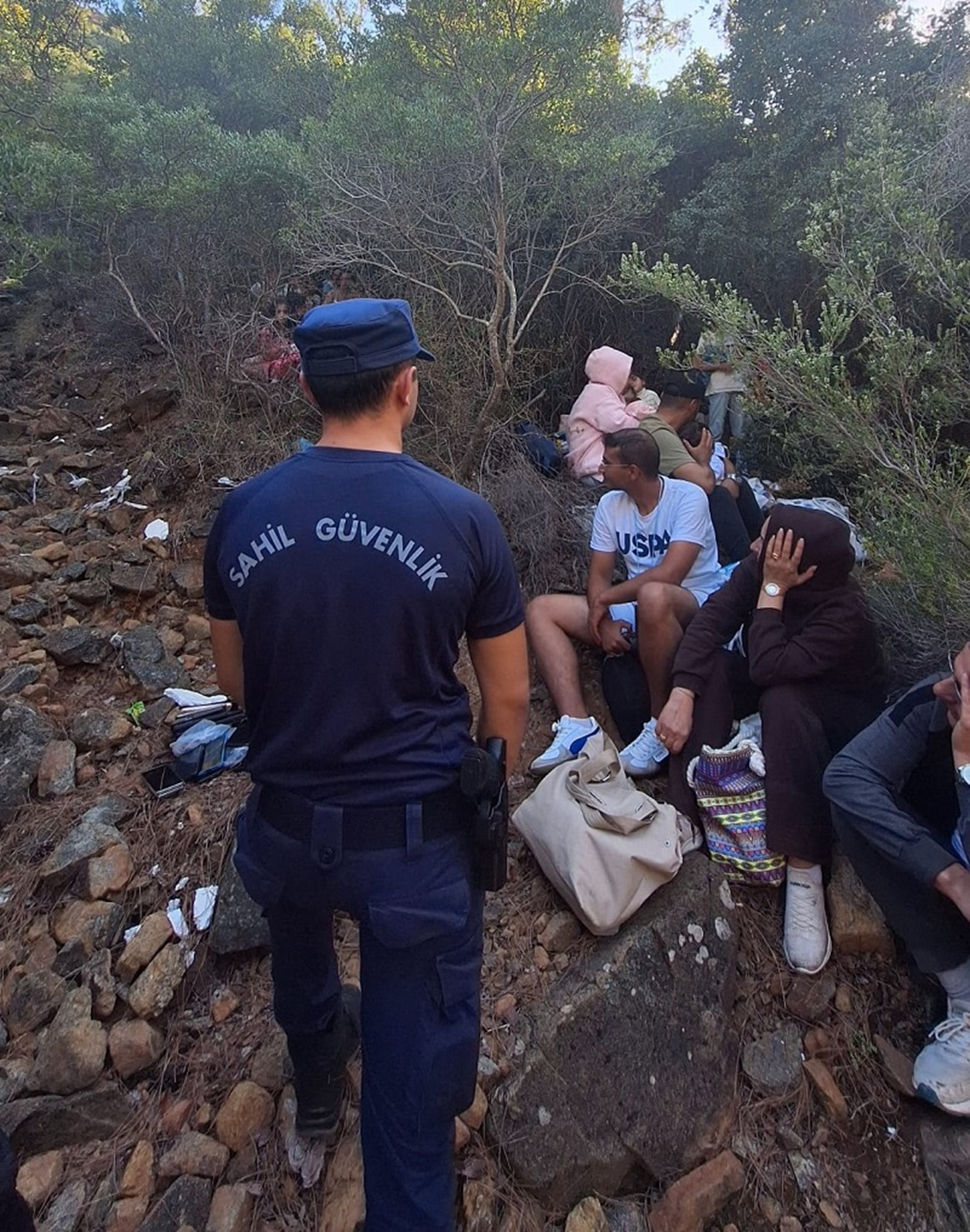 Otların Arasında Yakalandılar (1)