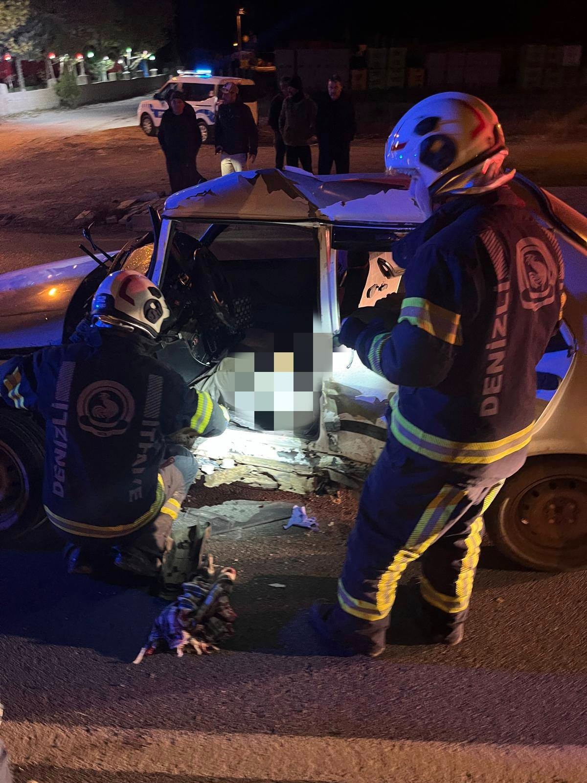 Otomobil Ile Kamyonet Çarpıştı, Hastanede Yaşamını Yitirdi (3)