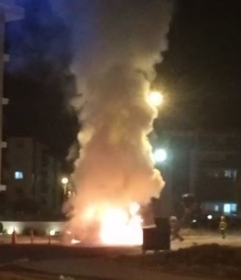 Park Halindeki Otomobil Alevlere Teslim Oldu (3)