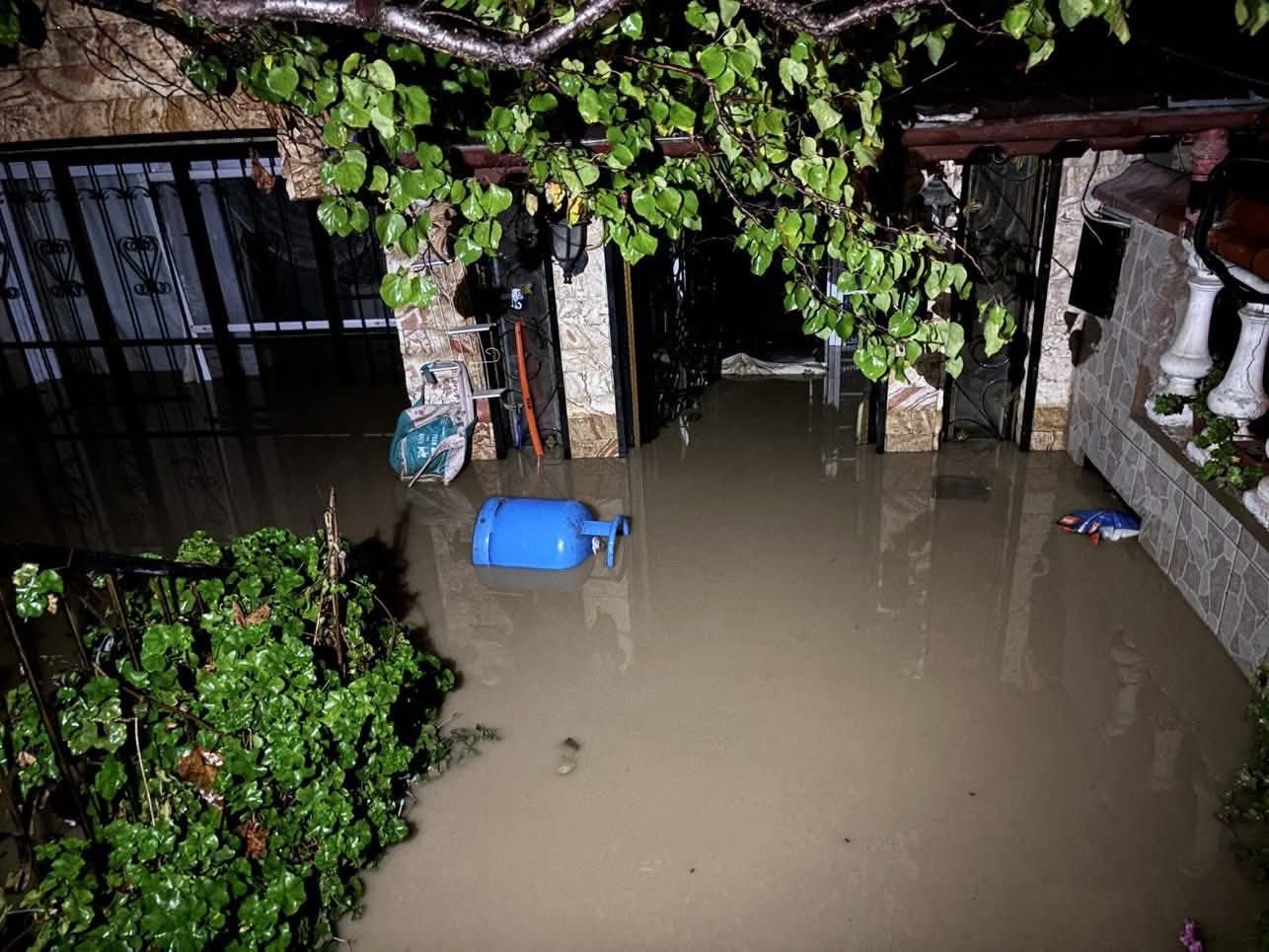 Sağanak Vurdu, Sokaklar Göle Döndü (7)