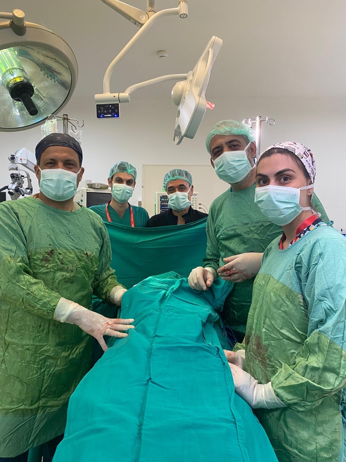 Tıpta Ender Rastlanan Dev Tümör Ameliyatla Çıkarıldı (2)