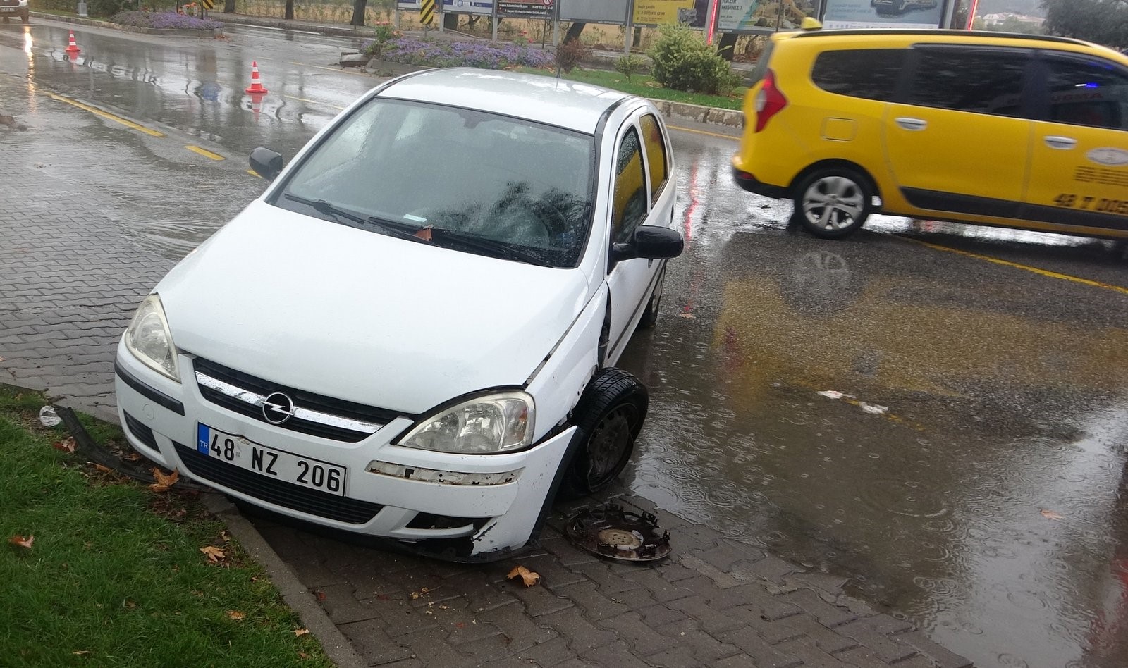 Trafik Kazasında 3 Yaralı Var (3)