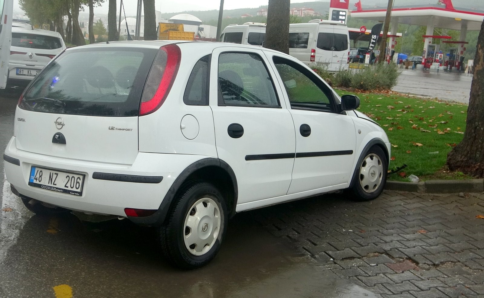 Trafik Kazasında 3 Yaralı Var (4)