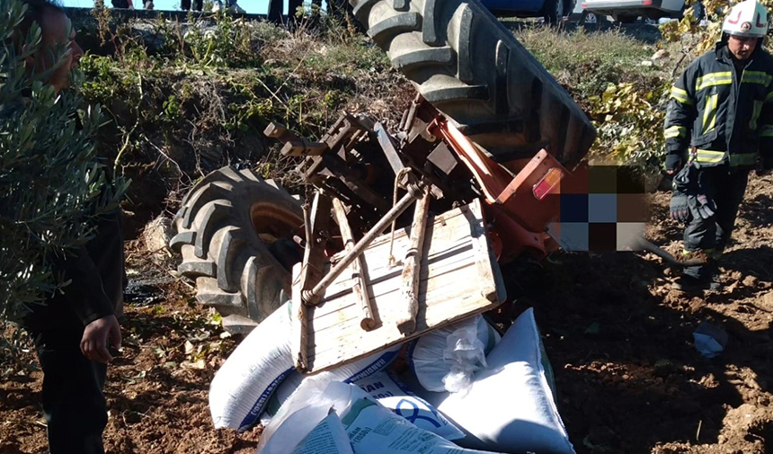Traktör Devrildi, Sürücü Altında Kaldı (1)