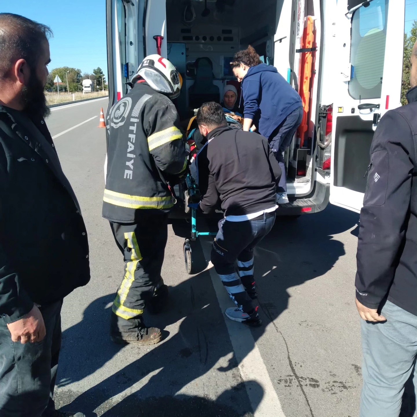 Traktör Devrildi, Sürücü Altında Kaldı (4)