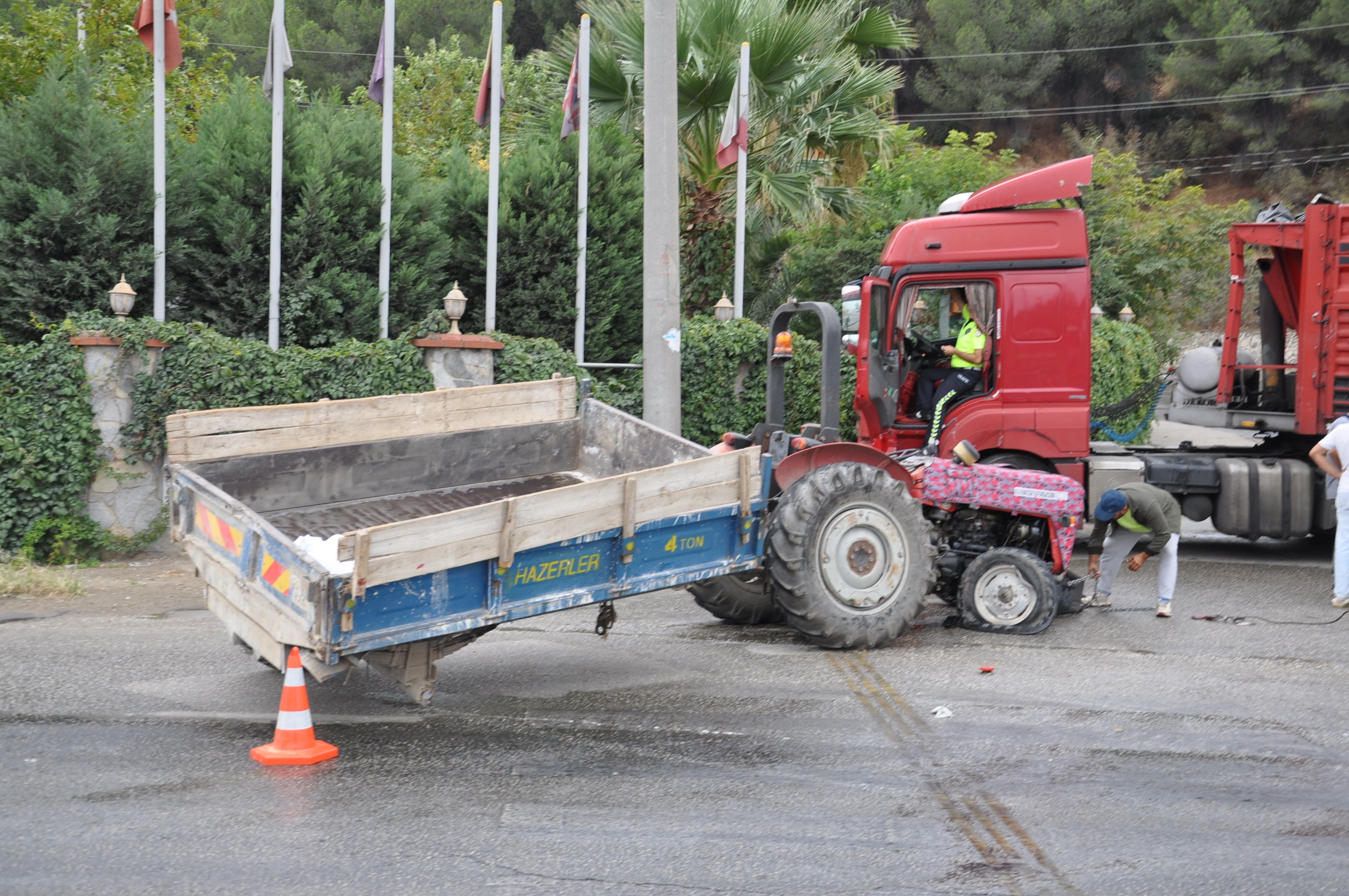 Traktör Sürücüsü Yaşamını Yitirdi (4)