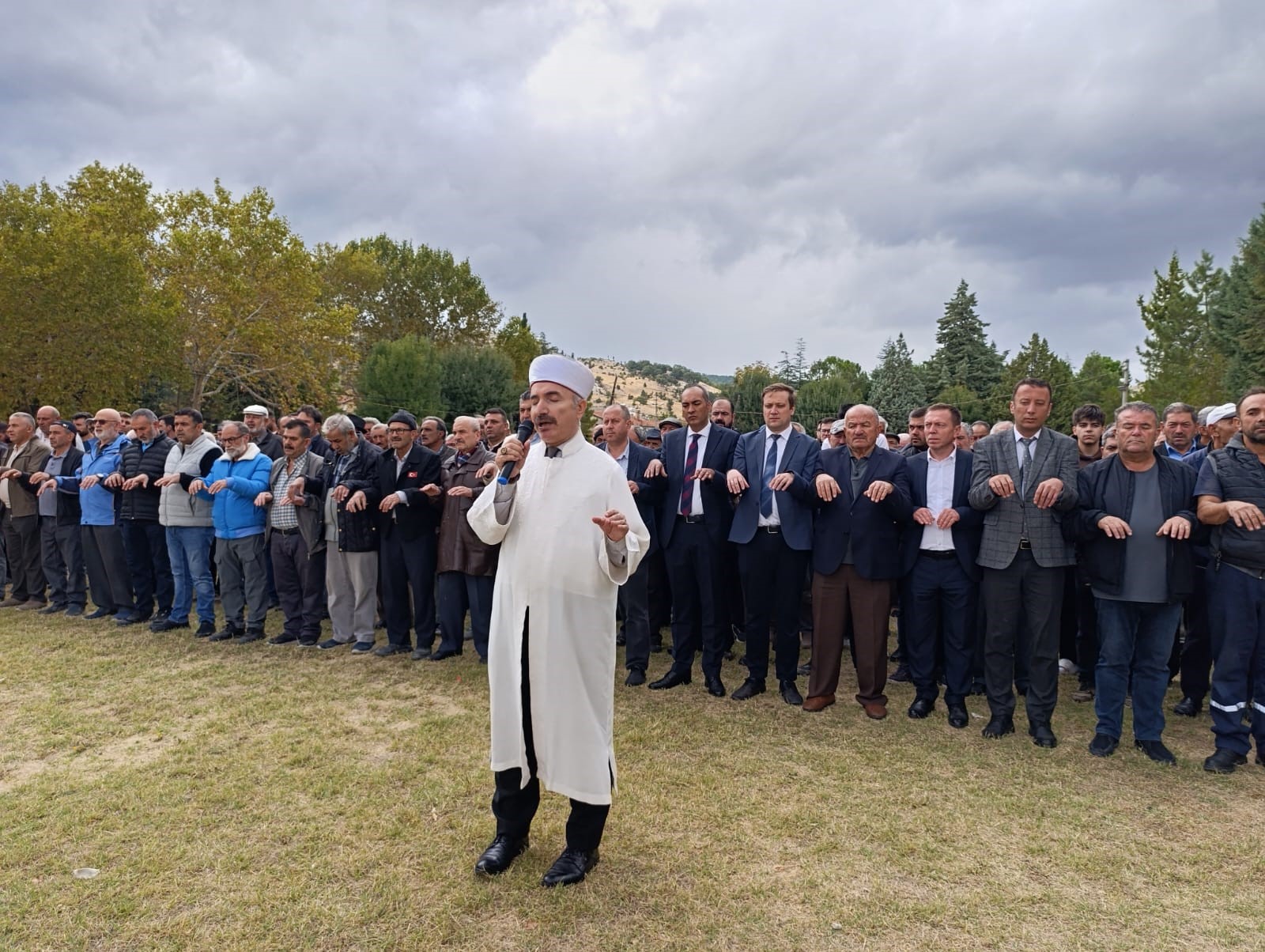Yağmurlu Havada Yağmur Duasına Çıktılar, Yağmur Yağınca Büyük Sevinç Yaşadılar (4)