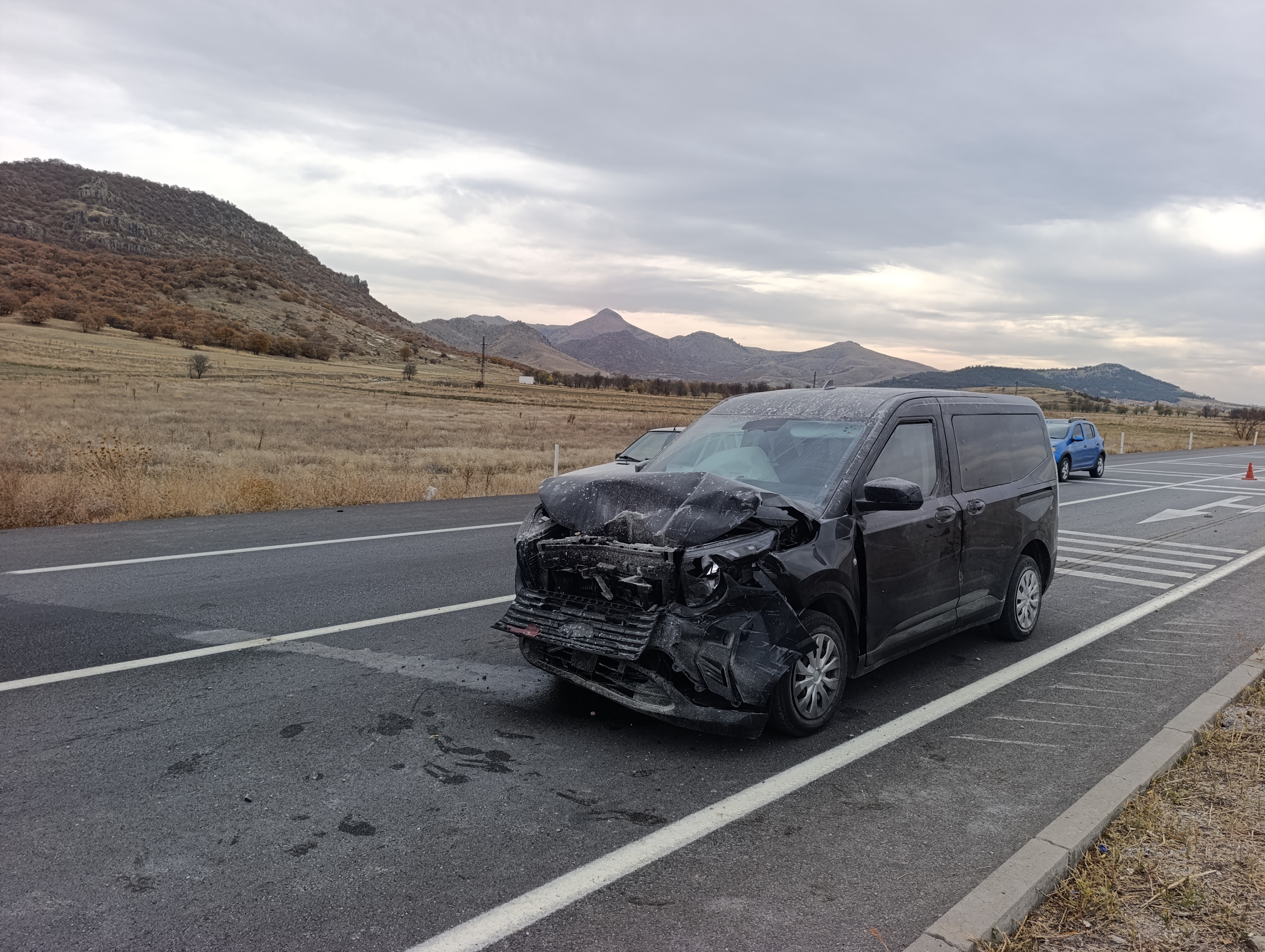 2 Araç Çarpıştı, 7 Kişi… (3)