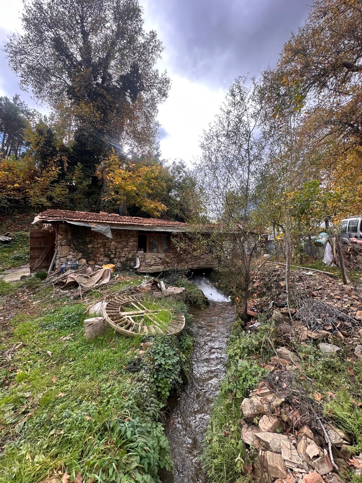 300 Yıllık Su Değirmeni Hala Çarklarını Döndürüyor (2)