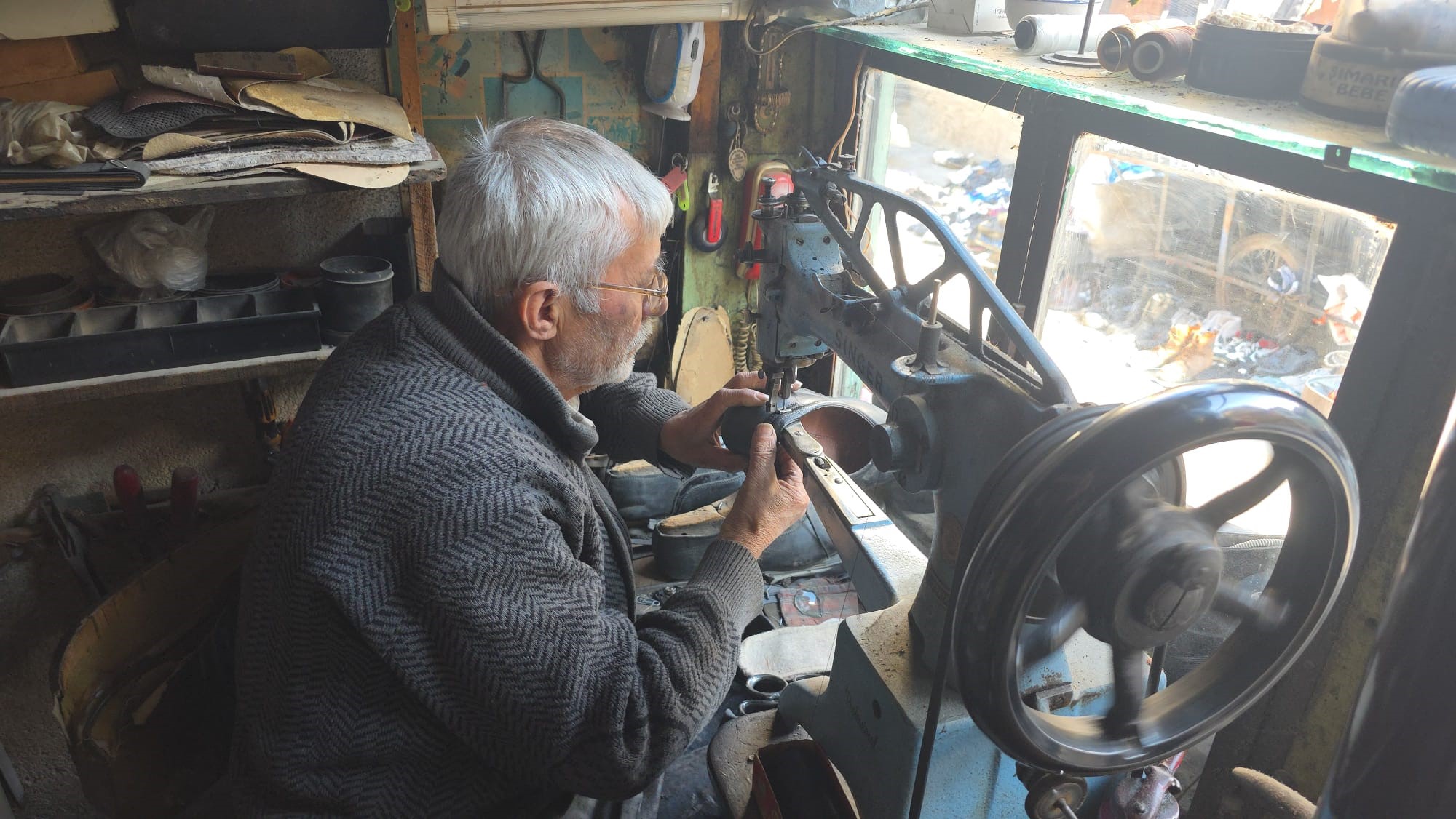 65 Yıllık Ayakkabı Ustası Isyan Etti (2)