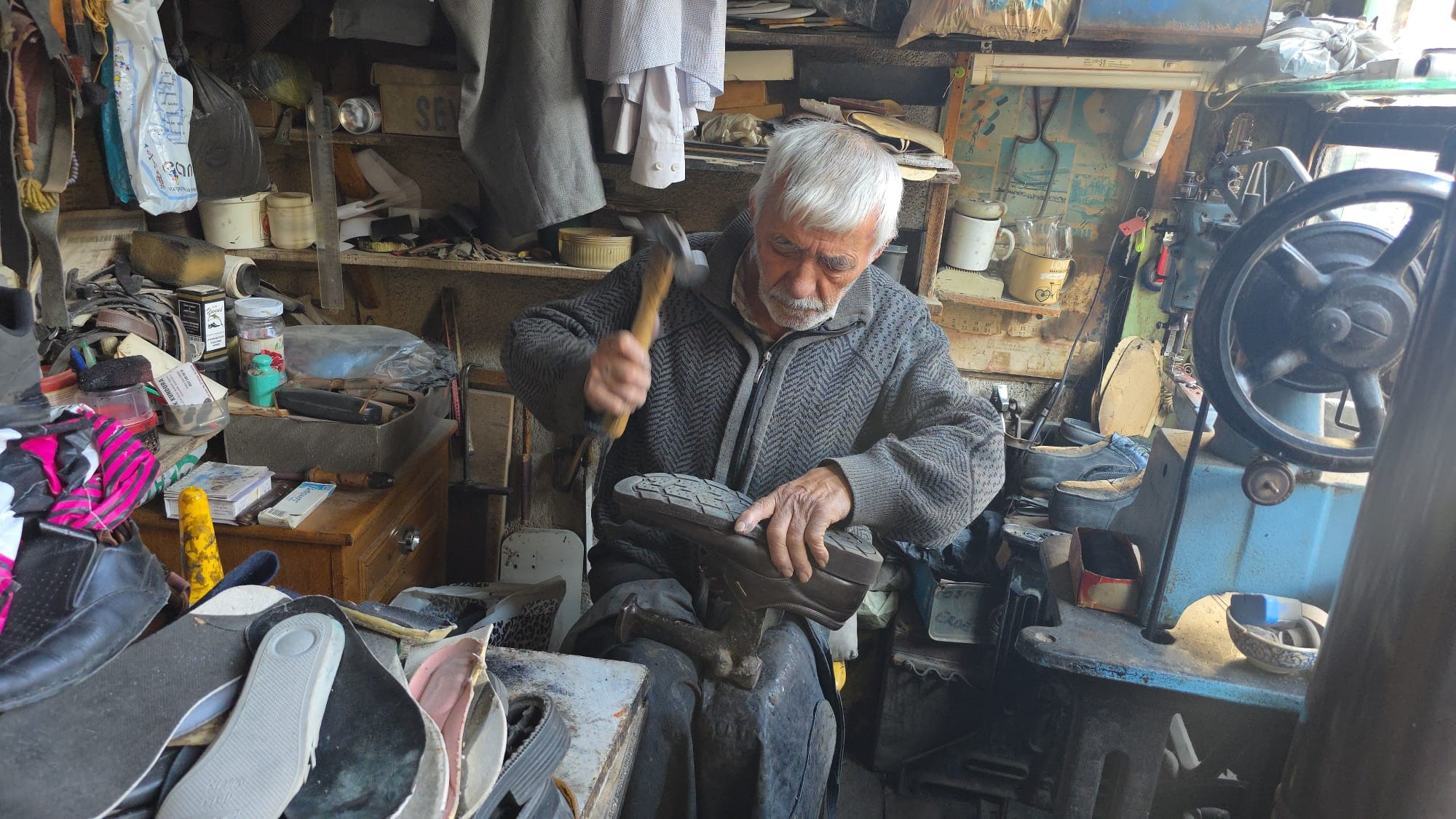 65 Yıllık Ayakkabı Ustası Isyan Etti (3)