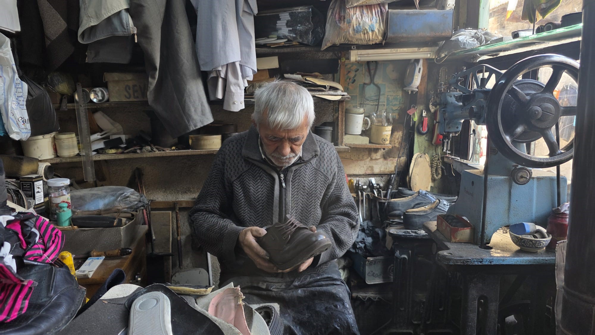 65 Yıllık Ayakkabı Ustası Isyan Etti (4)