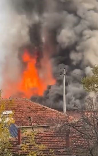 Anne Ve Oğlunun Yaşadığı Ev Kül Oldu (2)