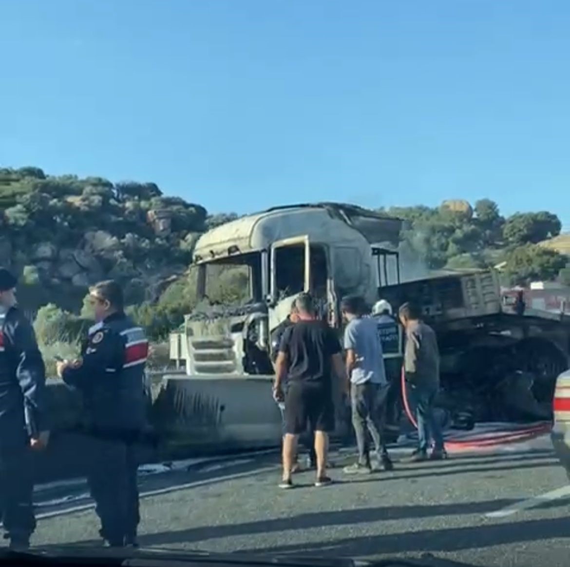 Aydın Karayolunda Tır Yandı (3)