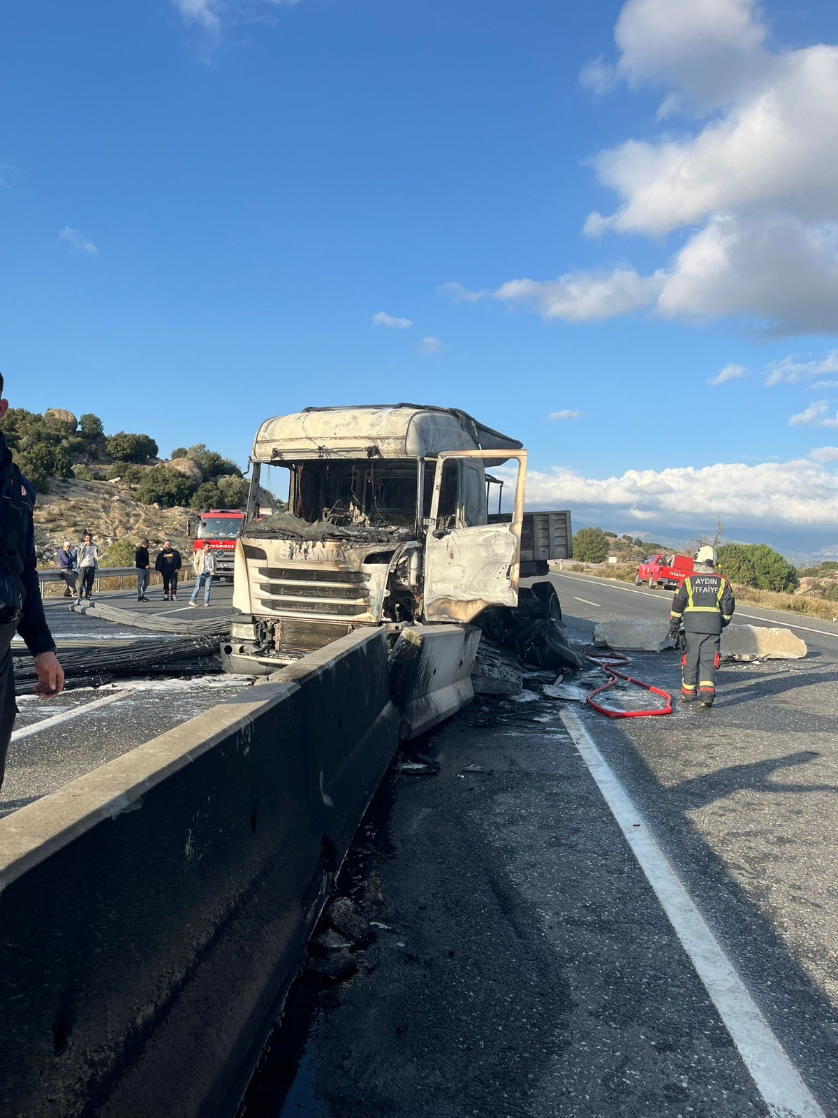 Aydın Karayolunda Tır Yandı (4)