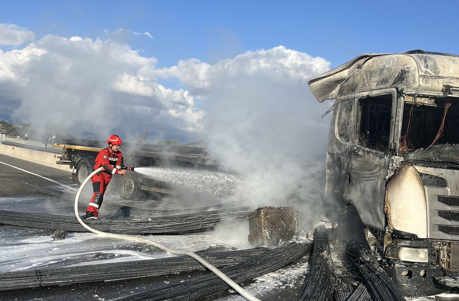 Aydın Karayolunda Tır Yandı (5)