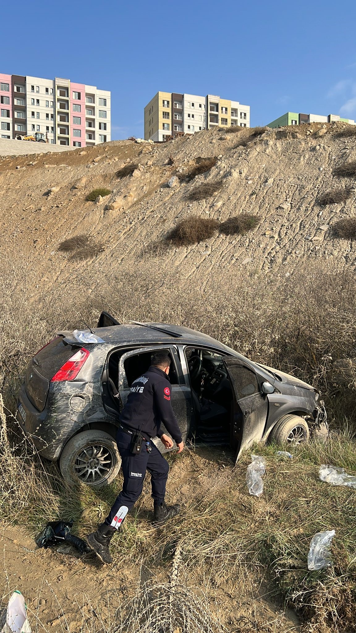 Aydın’da Feci Kaza.. Otomobil Yol Kenarına Savruldu (3)