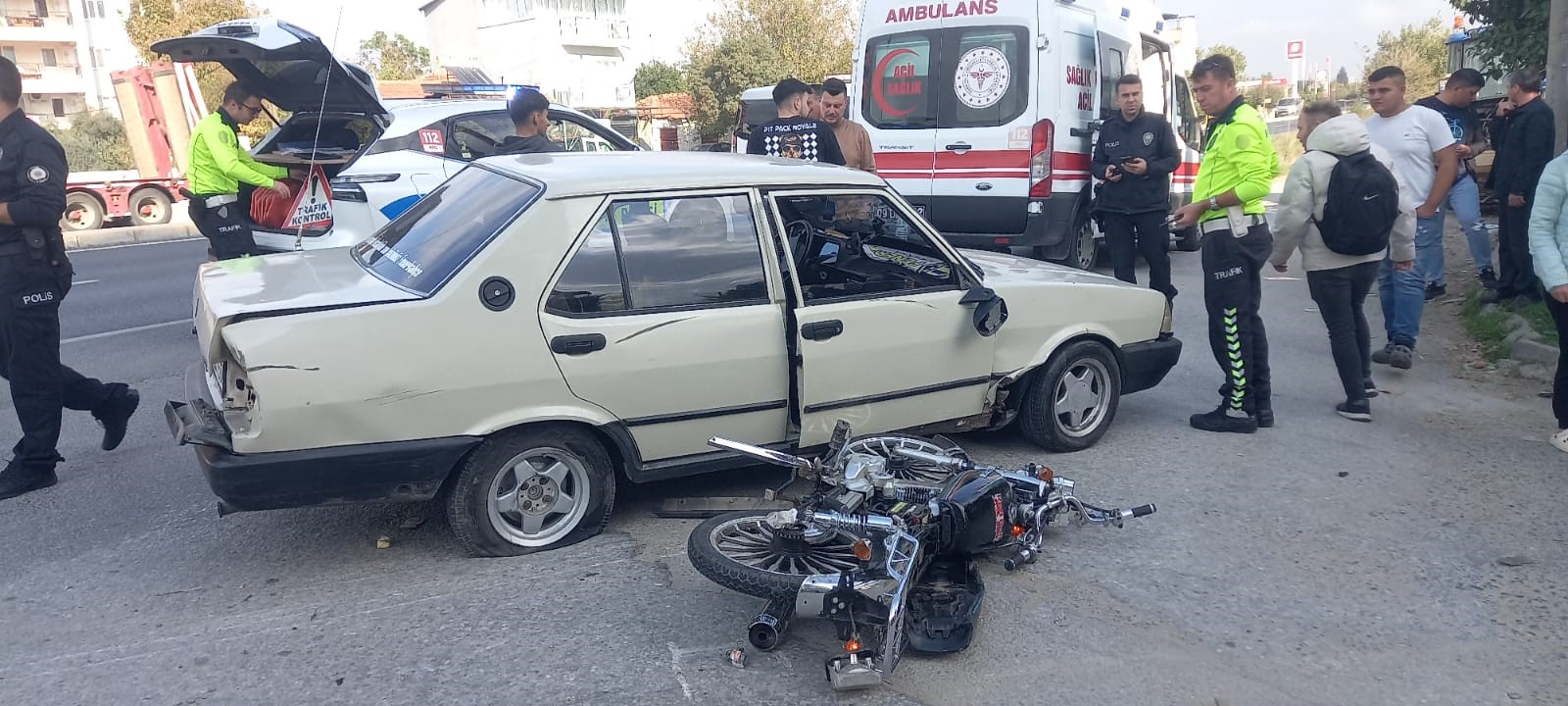 Aydın’da Hatalı Sollama Nedeniyle Kaza Oldu (2)